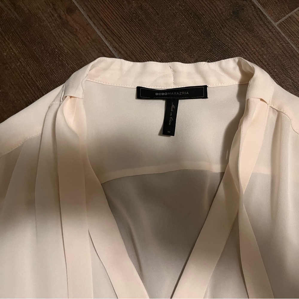 BCBG Max Azria 100% silk button shirt white size M